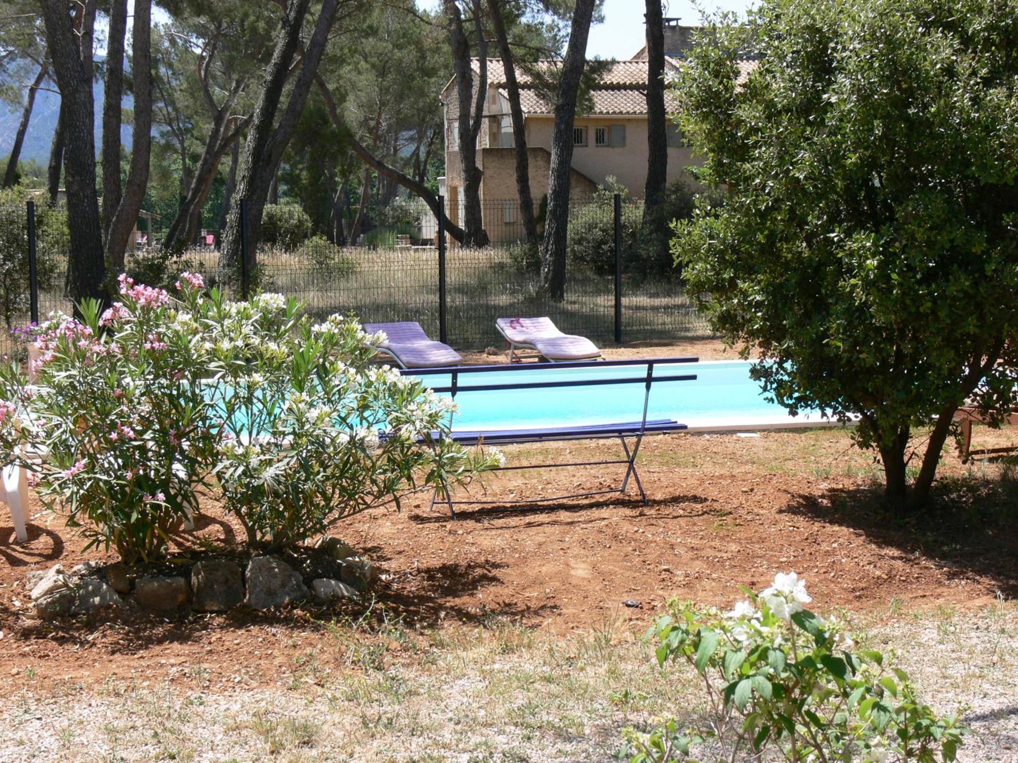 מלון Saint-Rémy-de-Provence La Coudouliere מראה חיצוני תמונה