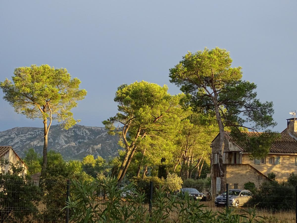 מלון Saint-Rémy-de-Provence La Coudouliere מראה חיצוני תמונה